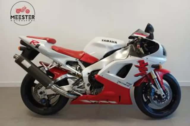 Yamaha YZF-R1 (1998) thumbnail 1