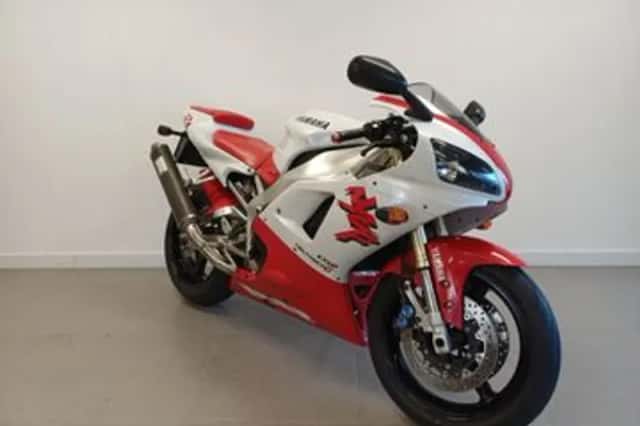 Yamaha YZF-R1 (1998) thumbnail 3