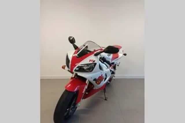 Yamaha YZF-R1 (1998) thumbnail 5
