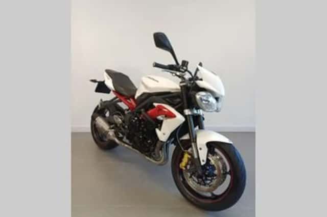 Triumph Street Triple R (2013) thumbnail 3