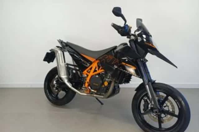 KTM 690 Supermoto R (2009) thumbnail 2