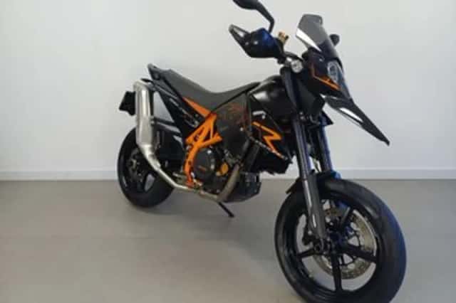 KTM 690 Supermoto R (2009) thumbnail 3