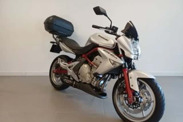 Kawasaki Er-6n (2008) thumbnail 3