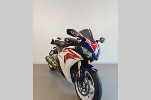 Honda CBR1000RR (2012) thumbnail 4