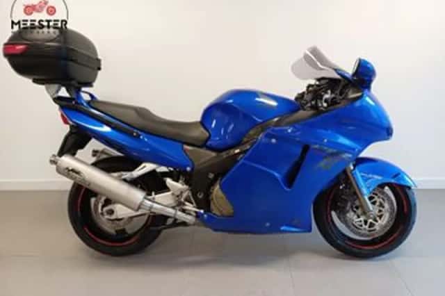 Honda CBR 1100 XX Super Blackbird (1999) thumbnail 1
