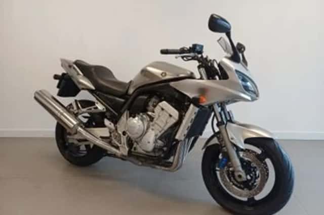 Yamaha FZS 1000 Fazer (2003) thumbnail 2