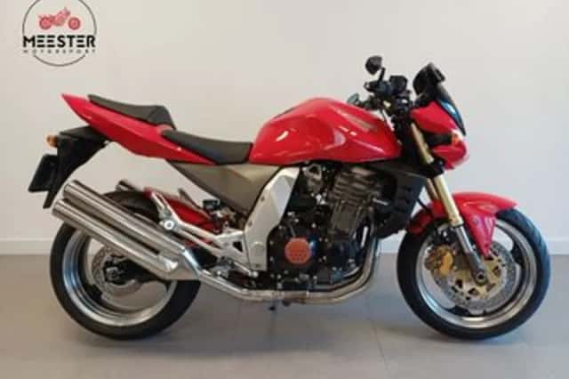 Kawasaki Z1000 (2004) thumbnail 1