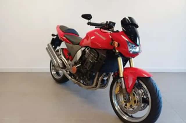Kawasaki Z1000 (2004) thumbnail 3