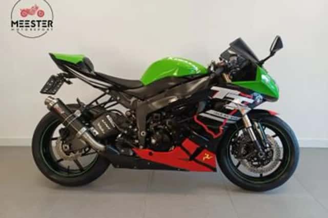 Kawasaki ZX 6R Ninja (2011) thumbnail 1