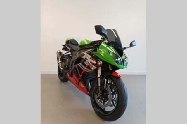Kawasaki ZX 6R Ninja (2011) thumbnail 4