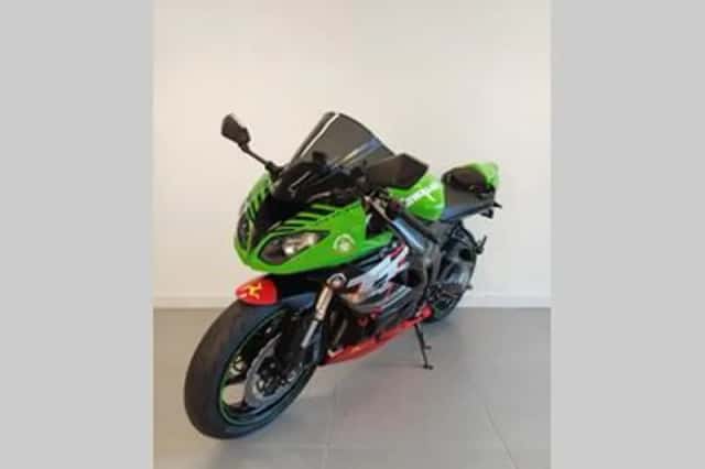 Kawasaki ZX 6R Ninja (2011) thumbnail 5