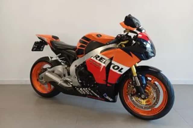 Honda CBR1000RR (2011) thumbnail 2