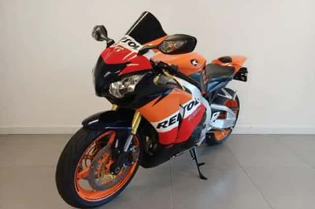 Honda CBR1000RR (2011) thumbnail 6