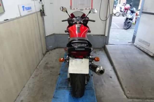 Yamaha FZS 600 Fazer (2004) thumbnail 4