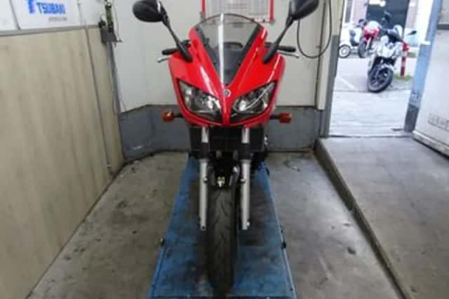 Yamaha FZS 600 Fazer (2004) thumbnail 5