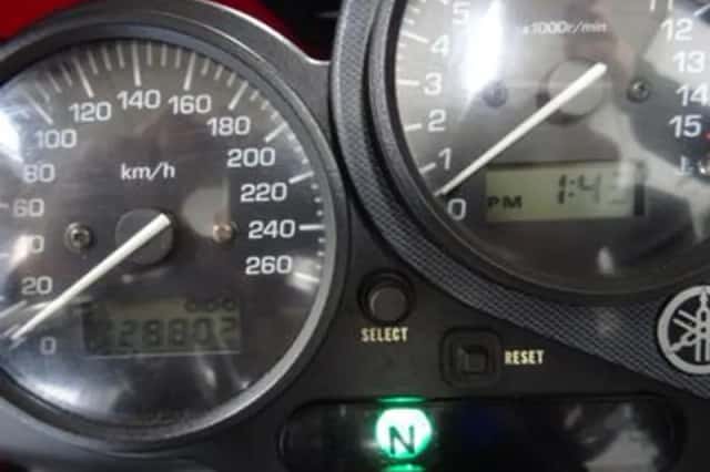 Yamaha FZS 600 Fazer (2004) thumbnail 6