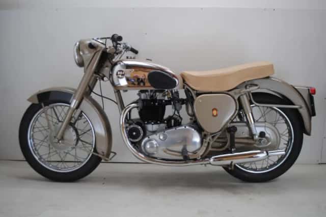 BSA A7 (1964) thumbnail 1