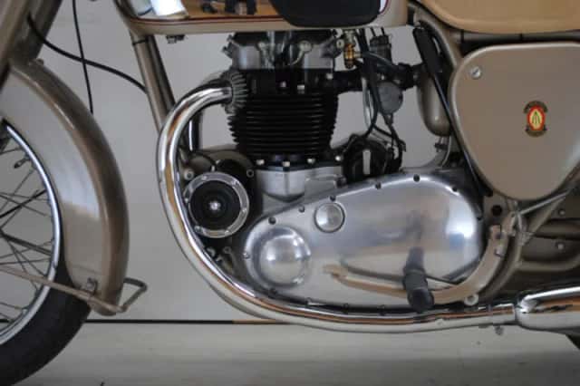 BSA A7 (1964) thumbnail 2