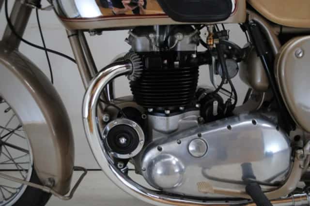 BSA A7 (1964) thumbnail 5