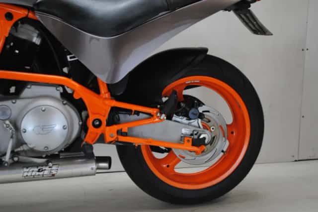 Buell M2 Cyclone (2001) thumbnail 3