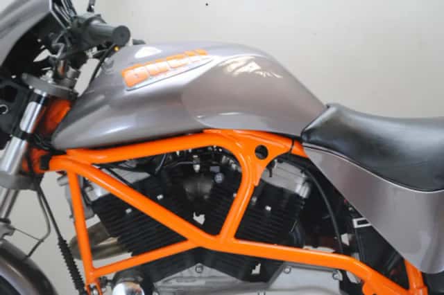 Buell M2 Cyclone (2001) thumbnail 5