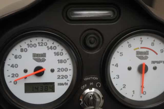 Buell M2 Cyclone (2001) thumbnail 6