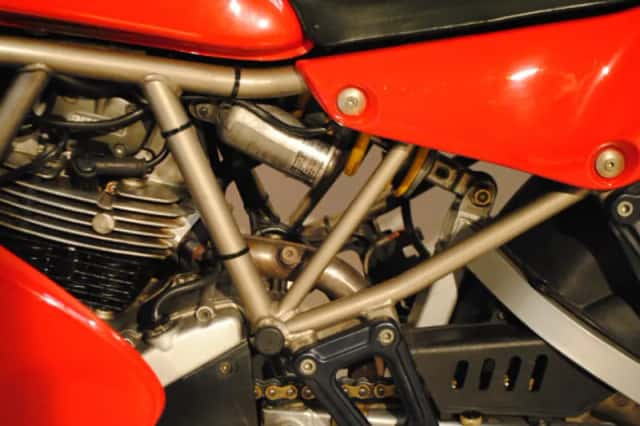 Ducati 750 SS (1994) thumbnail 2