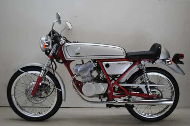 Honda Dream 50 (1997) thumbnail 1