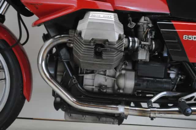 Moto Guzzi Le Mans 850 III (1985) thumbnail 2