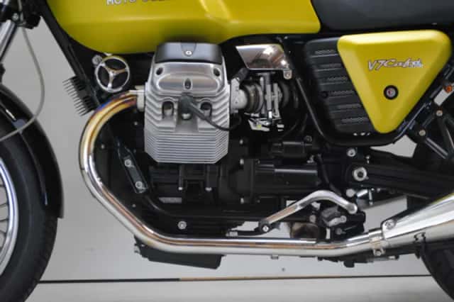 Moto Guzzi V7 (2010) thumbnail 2