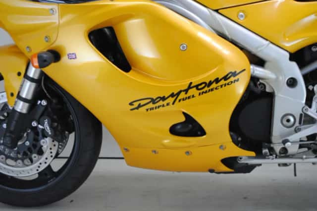 Triumph Daytona T 595 (1997) thumbnail 2