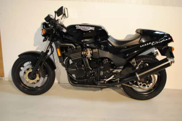 Triumph Speed Triple 750 (1997) thumbnail 1