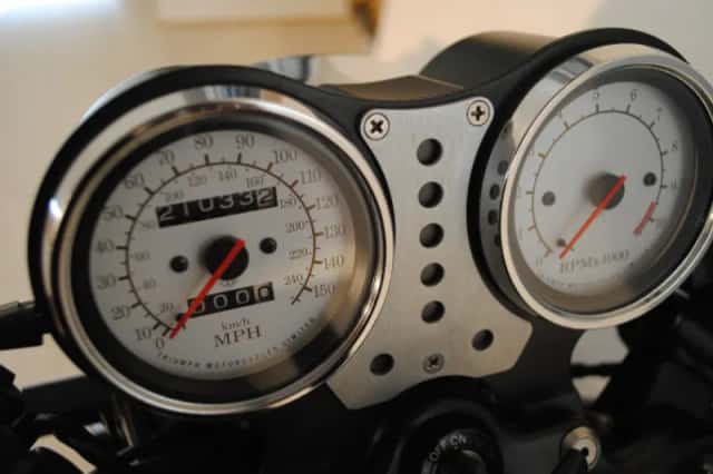 Triumph Speed Triple 750 (1997) thumbnail 4