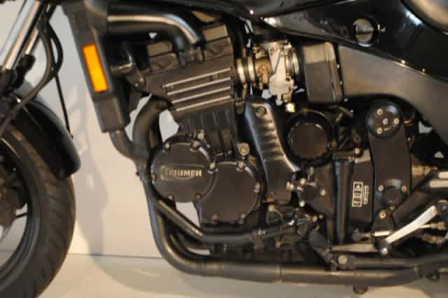 Triumph Speed Triple 750 (1997) thumbnail 5