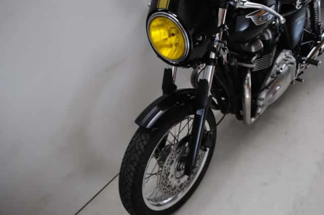 Triumph Thruxton (2012) thumbnail 5