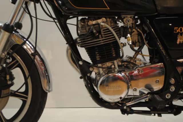 Yamaha SR 500 (1984) thumbnail 4