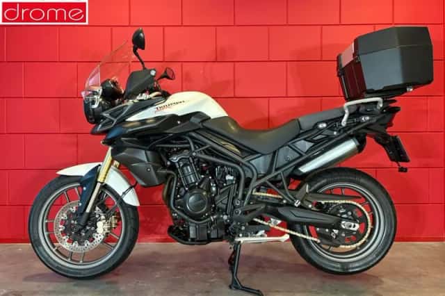 Triumph Tiger 800 (2012) thumbnail 2