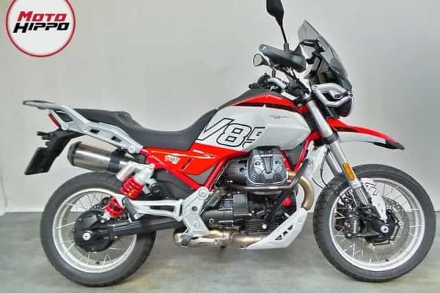 Moto Guzzi V85 TT (2025) thumbnail 2