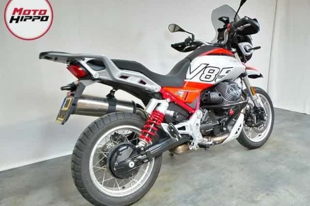 Moto Guzzi V85 TT (2025) thumbnail 4