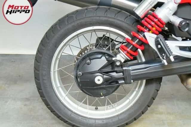 Moto Guzzi V85 TT (2025) thumbnail 5