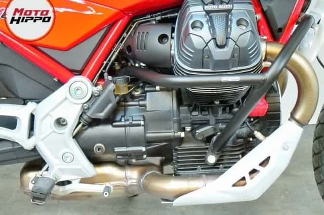 Moto Guzzi V85 TT (2025) thumbnail 6
