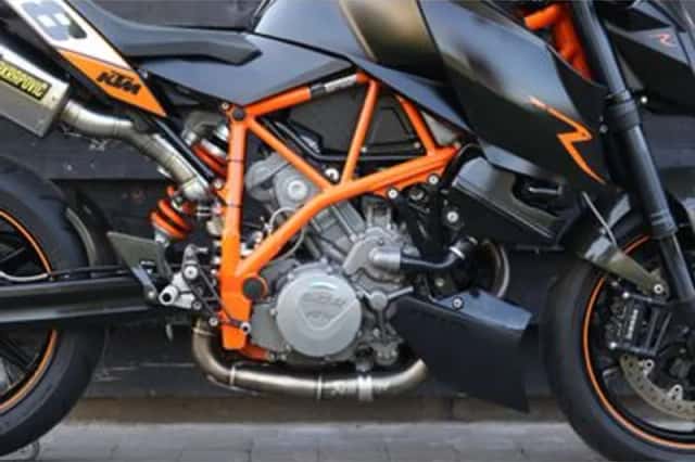KTM 990 Super Duke R (2008) thumbnail 6