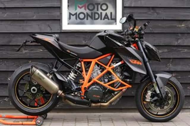 KTM 1290 SuperDuke R (2014) thumbnail 1