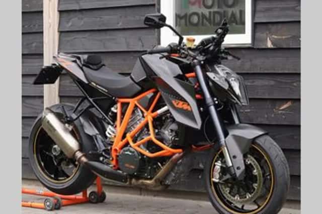 KTM 1290 SuperDuke R (2014) thumbnail 3