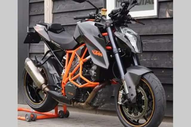 KTM 1290 SuperDuke R (2014) thumbnail 4