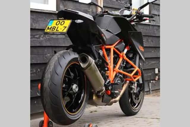 KTM 1290 SuperDuke R (2014) thumbnail 5
