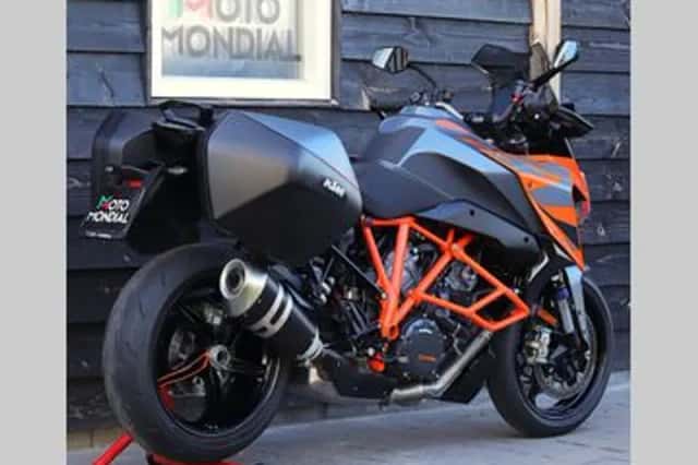 KTM 1290 Super Duke (2022) thumbnail 2