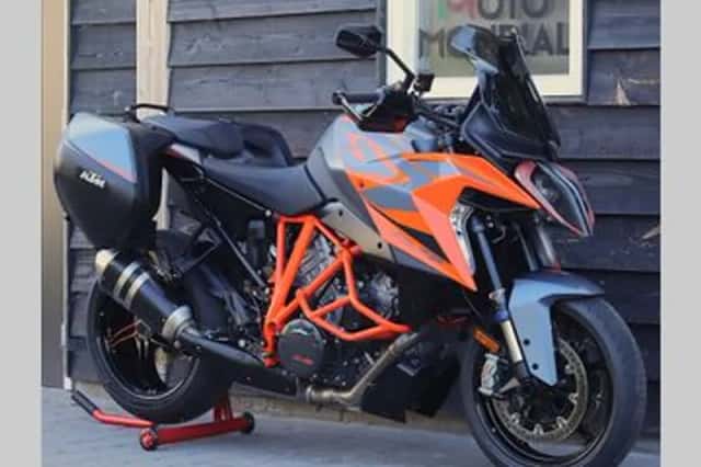 KTM 1290 Super Duke (2022) thumbnail 3
