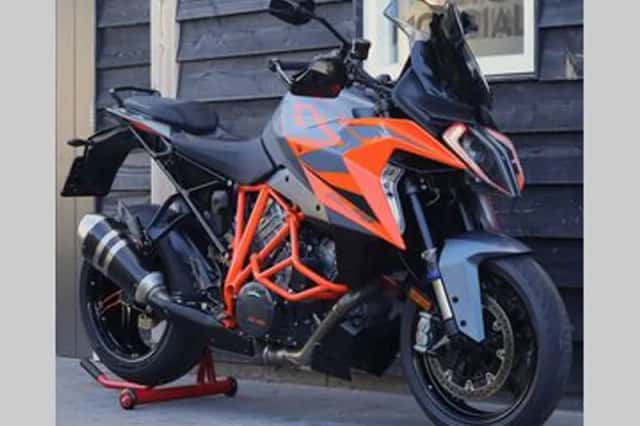 KTM 1290 Super Duke (2022) thumbnail 6
