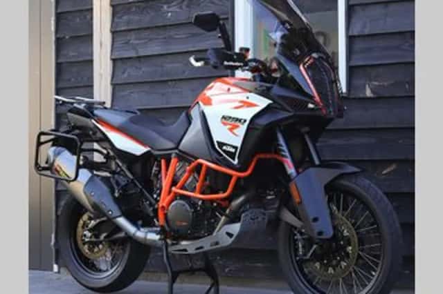 KTM 1290 Super Adventure (2017) thumbnail 6